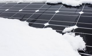 EU-komission esitys: Aurinkopaneelit pakollisiksi kaupallisiin rakennuksiin