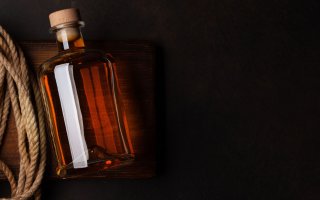 Pientislaamoille esitetään väkevien alkoholijuomien ulosmyyntioikeutta