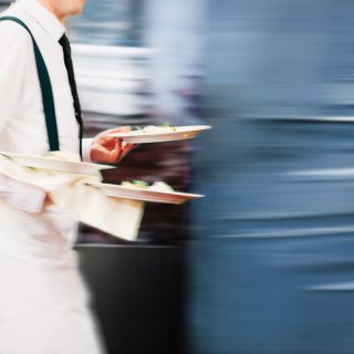 Osaavan työvoiman saatavuus on parantunut, mutta haasteet jatkuvat