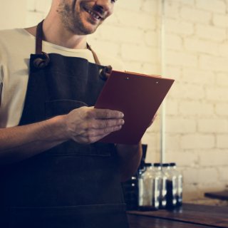 Matkailu- ja ravintola-alan osaamistarpeet työpaikkailmoituksissa
