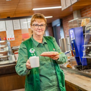 Kajaanin sotilaskodin grillipizzeriassa maksetaan itsepalvelukassalla