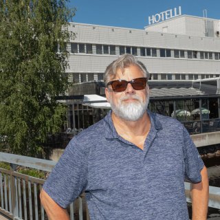 Baarien ystävä on monessa mukana